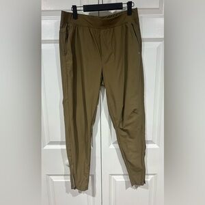 Kenneth Cole Olive Green 4-Way Stretch Lightweight Jogger Pants Women’s Medium